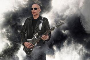 12 січня Joe Satriani(Джо Сатріані) презентував свій новий альбом What Happens Next (Що має статися далі) . 