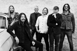 Foo Fighters продовжують розкривати подробиці свого майбутнього фільму